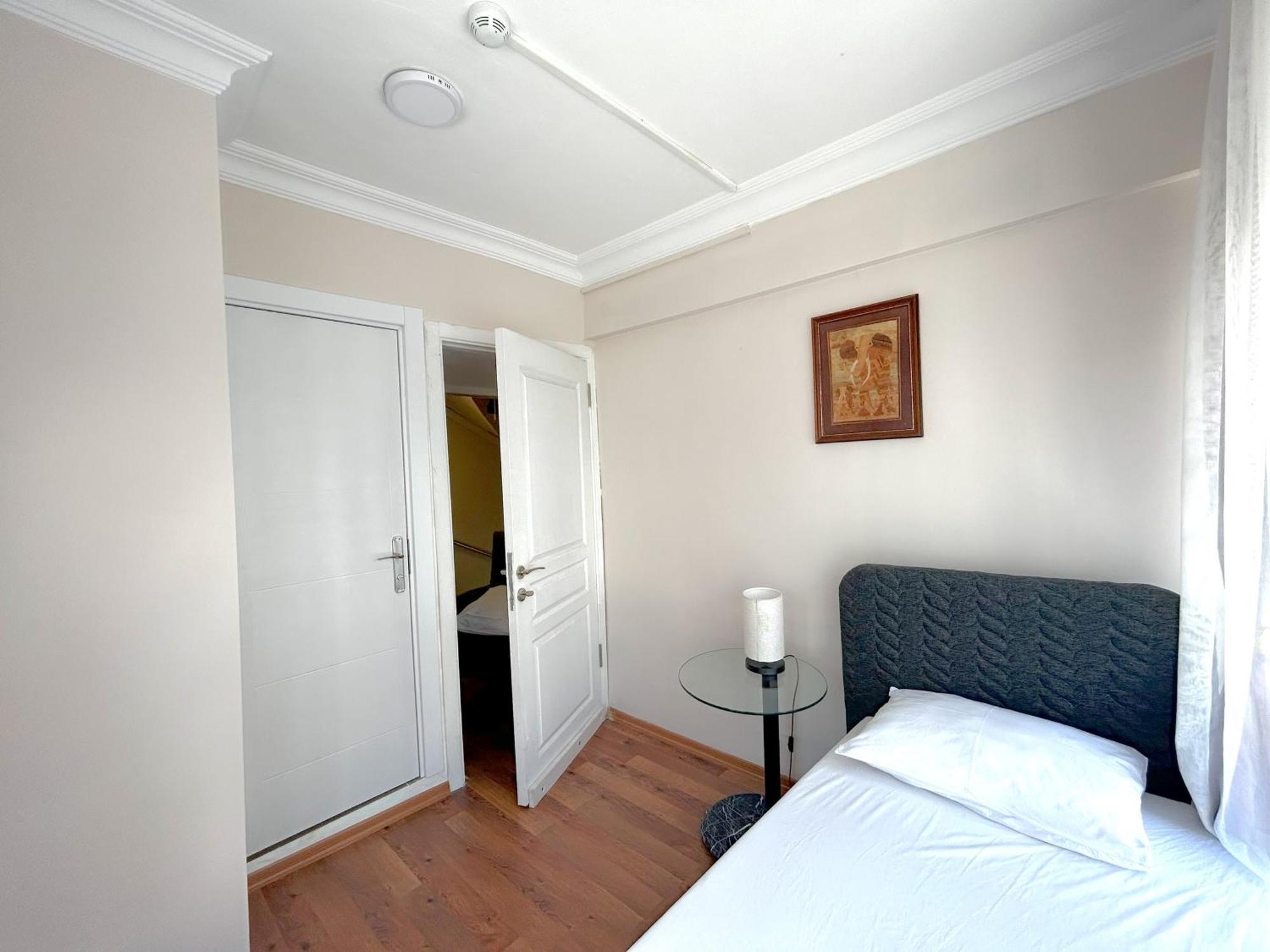 Meydan Pansiyon Uskudar Hotel Istanbul Exterior photo